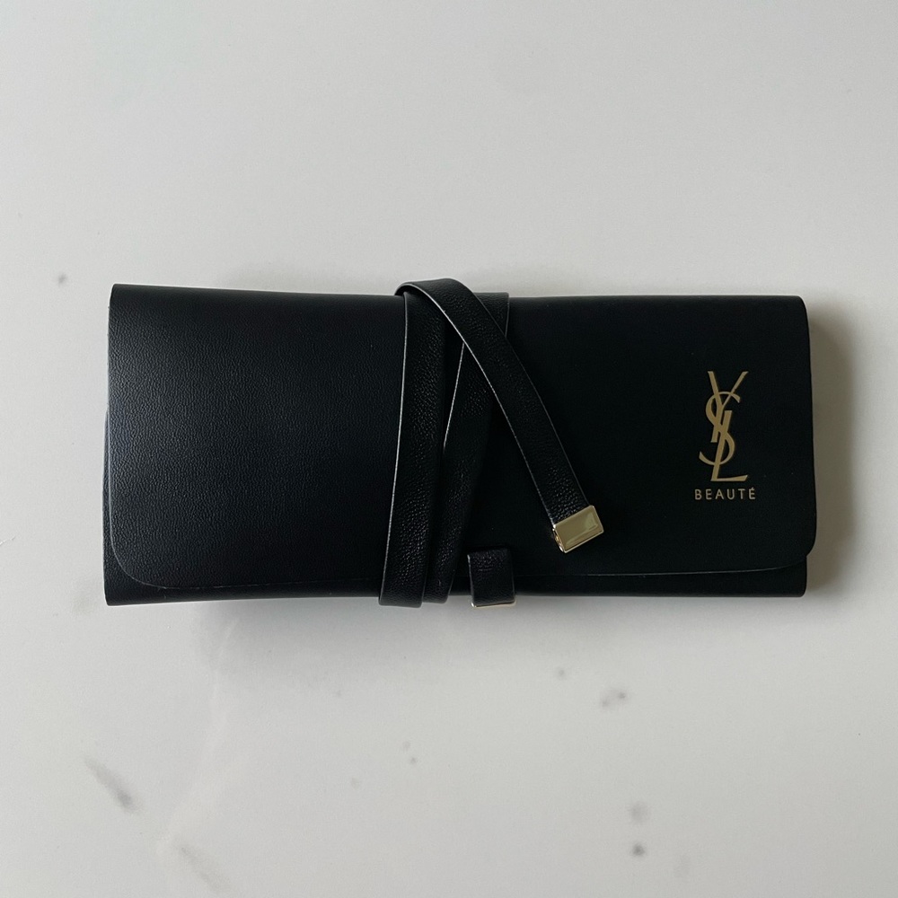 New - Yves Saint Laurent 3-piece brush kit and carrying case - Picture 5 of 5